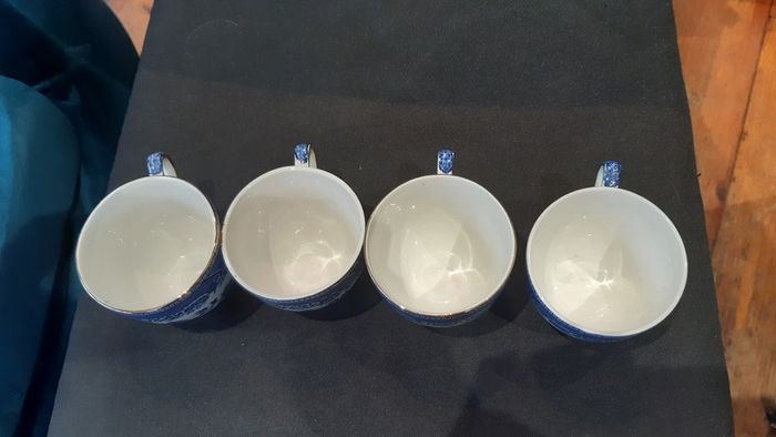 20 piece Arklow Pottery Blue Willow pattern tea set