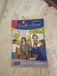 Junior cycle French Book. J'excelle a l'ecoute