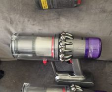Dyson V11