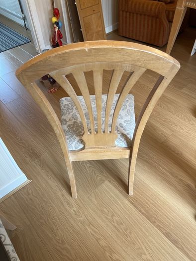 kitchen table and chairs