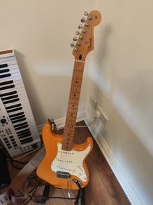 Fender Player Stratocaster Capri Orange 75th Anniversary