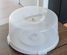 cake carrier