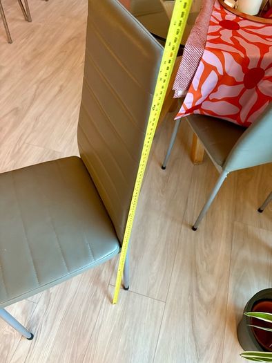4 kitchen chairs - excellent condition