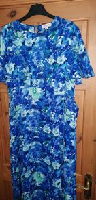 Dress lovely colours size 18 elasticated at back  has pockets