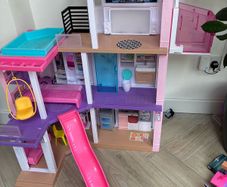 Barbie DreamHouse