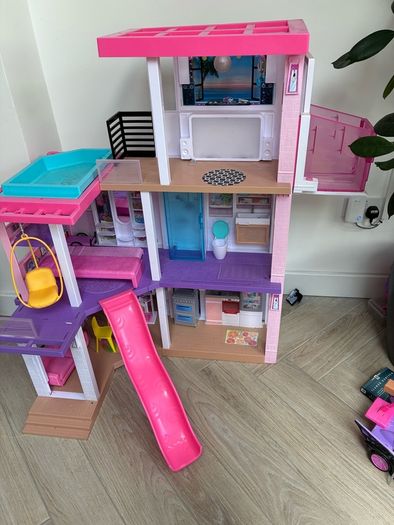 Barbie DreamHouse