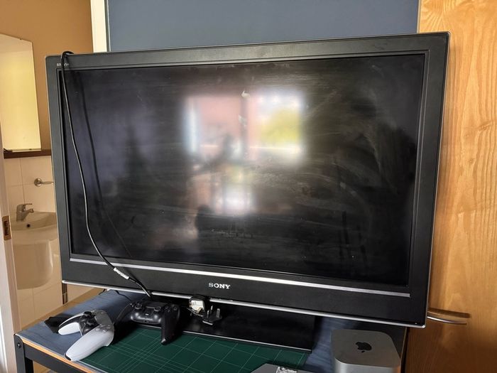 Sony Bravia 40-inch LCD TV KDL-40D3500