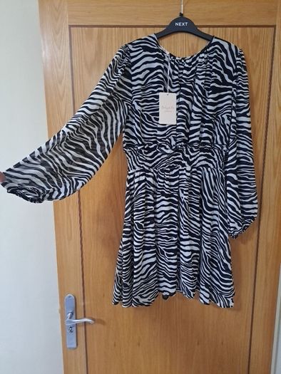 Dress midi size 12 zebra print Emily & Me