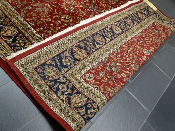 P.ersian Ghoum Rug 340 x 255 cm (GHM)