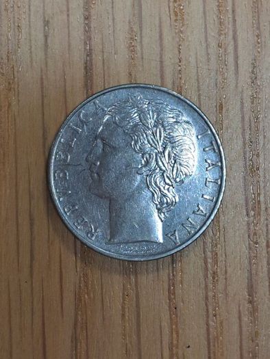Italy 100 lire Coin