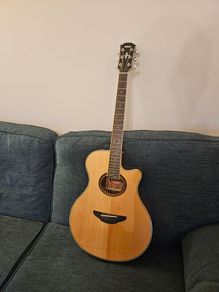 Yamaha APX700II Electro-Acoustic, Thinline, Natural