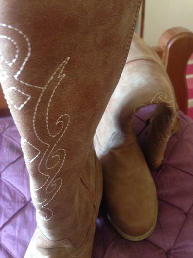 Ladies Cowboy style boots