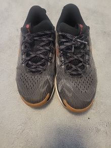 Boys Nike size 5