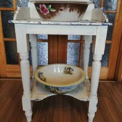 antique washstand with bowls