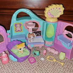 Littlest Pet Shop Get Better Center Playset Vet