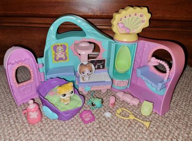 Littlest Pet Shop Get Better Center Playset Vet