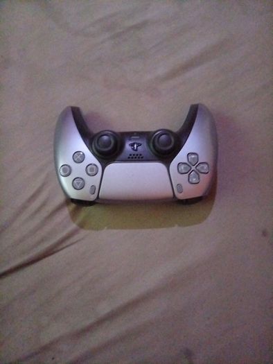 PS5 controller