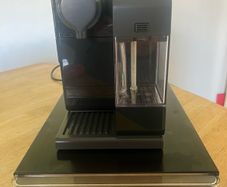 De'Longhi Nespresso Lattissima Touch Coffee Machine