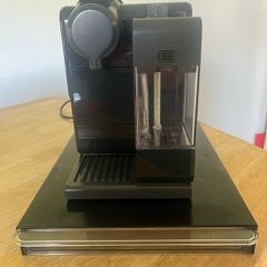 De'Longhi Nespresso Lattissima Touch Coffee Machine