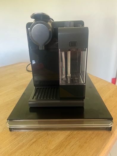 De'Longhi Nespresso Lattissima Touch Coffee Machine