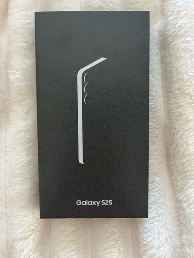 Samsung S25 Phone