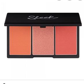 Brand new sleek blush palette in lace 367