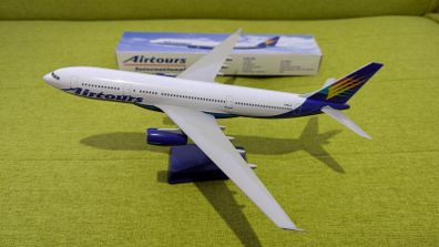Airtours 1:200 scale model airplane, Airbus A330 aircraft, NEW