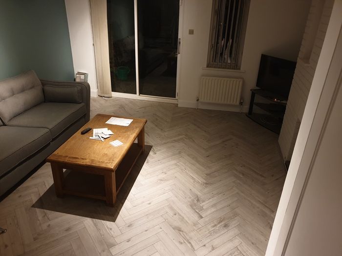 Laminate floor flooring  service