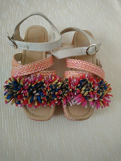 multi sandal girl