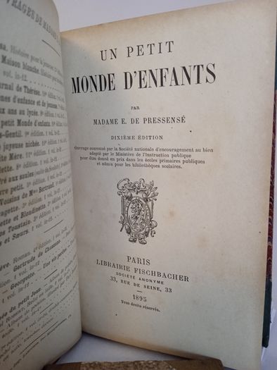 Un Petit Monde D'enfants by Madame E. De Pressense (AB508)