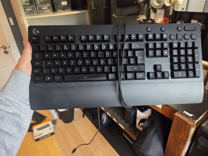 Logitech gaming keyboard g213