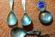 five caddy spoons