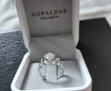 Stunning White gold with diamonds Engagement Ring