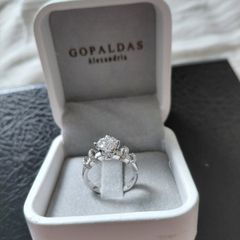 Stunning White gold with diamonds Engagement Ring