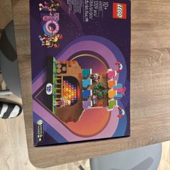 LEGO 4002022 10 Years of Friendship Employee Exclusive 1209 pcs Rare