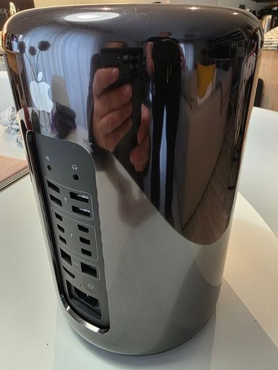 Apple Mac Pro (Late 2013)