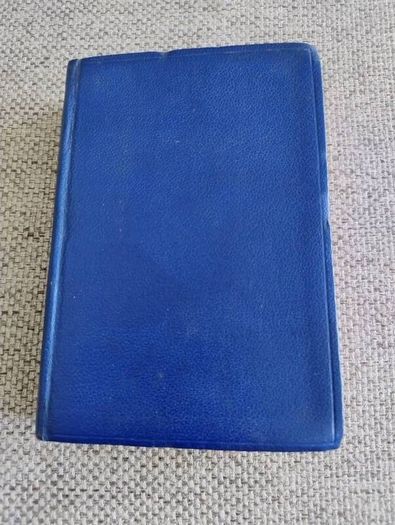 The Complete Poetical Works of Thomas Burns hardback in very good condition circa 1960's FREE STANDARD POSTAGE INCLUDED