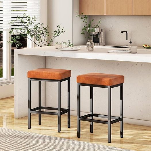 Bar Stools Set of 2, 66 cm Bar Stools, Bar Stools Caramel Brown Leather, 6 cm Thick Cushion Bar Chair, Kitchen Chairs with Metal Frame, Bar Chairs for Kitchen