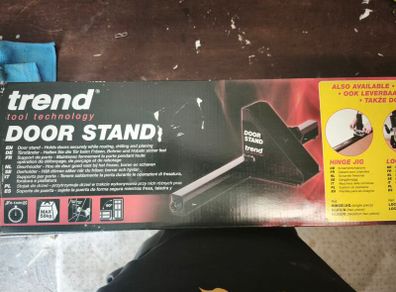 Trend Door Stand