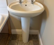 2 sinks