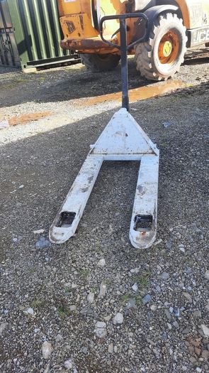 Palette truck-' perfect condition-- Dungarvan