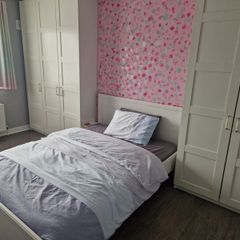 King size bed