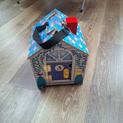 Melissa & Doug doorbell house