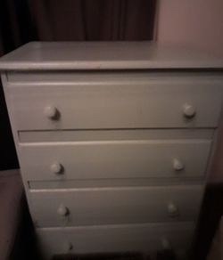 chest of drawers