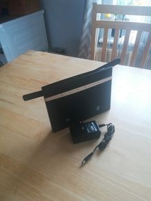 4G+ LTE Huawei B525S-23a mobile broadband modem - router