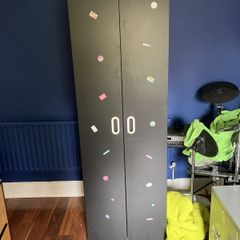 kids wardrobe