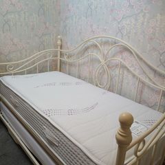Trundle Day bed