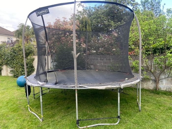 Trampoline, 13 feet