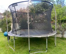 Trampoline, 13 feet