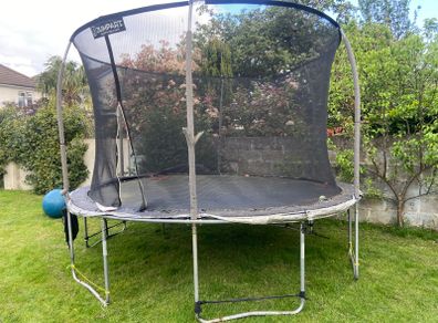 Trampoline, 13 feet